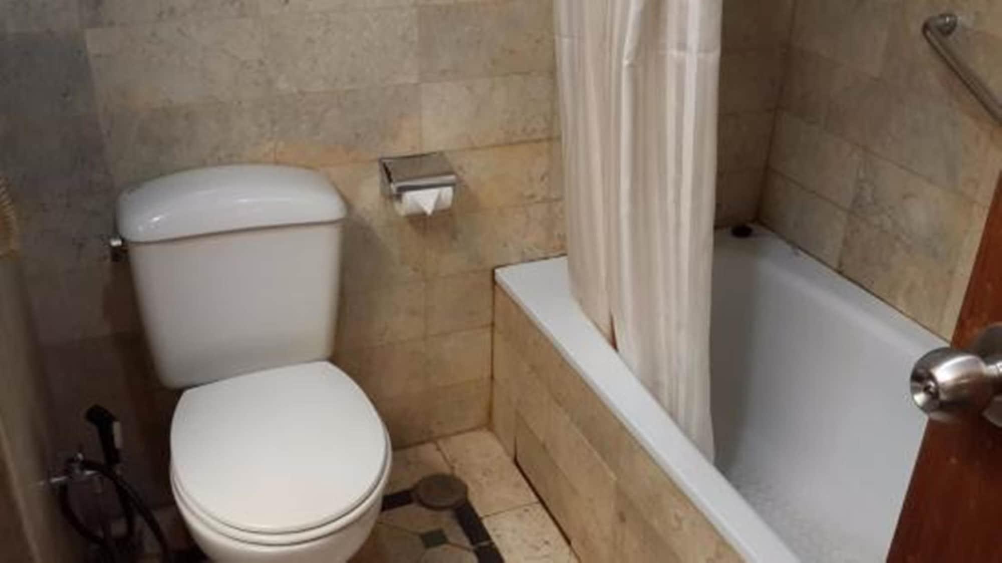 Grand Legi Hotel Mataram Luaran gambar