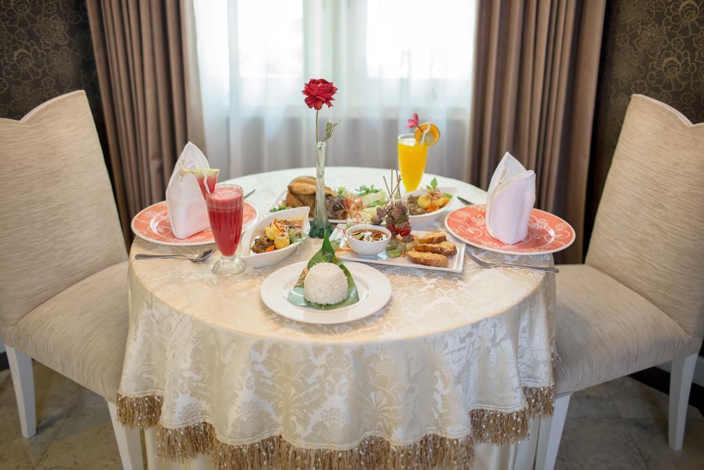 Grand Legi Hotel Mataram Luaran gambar