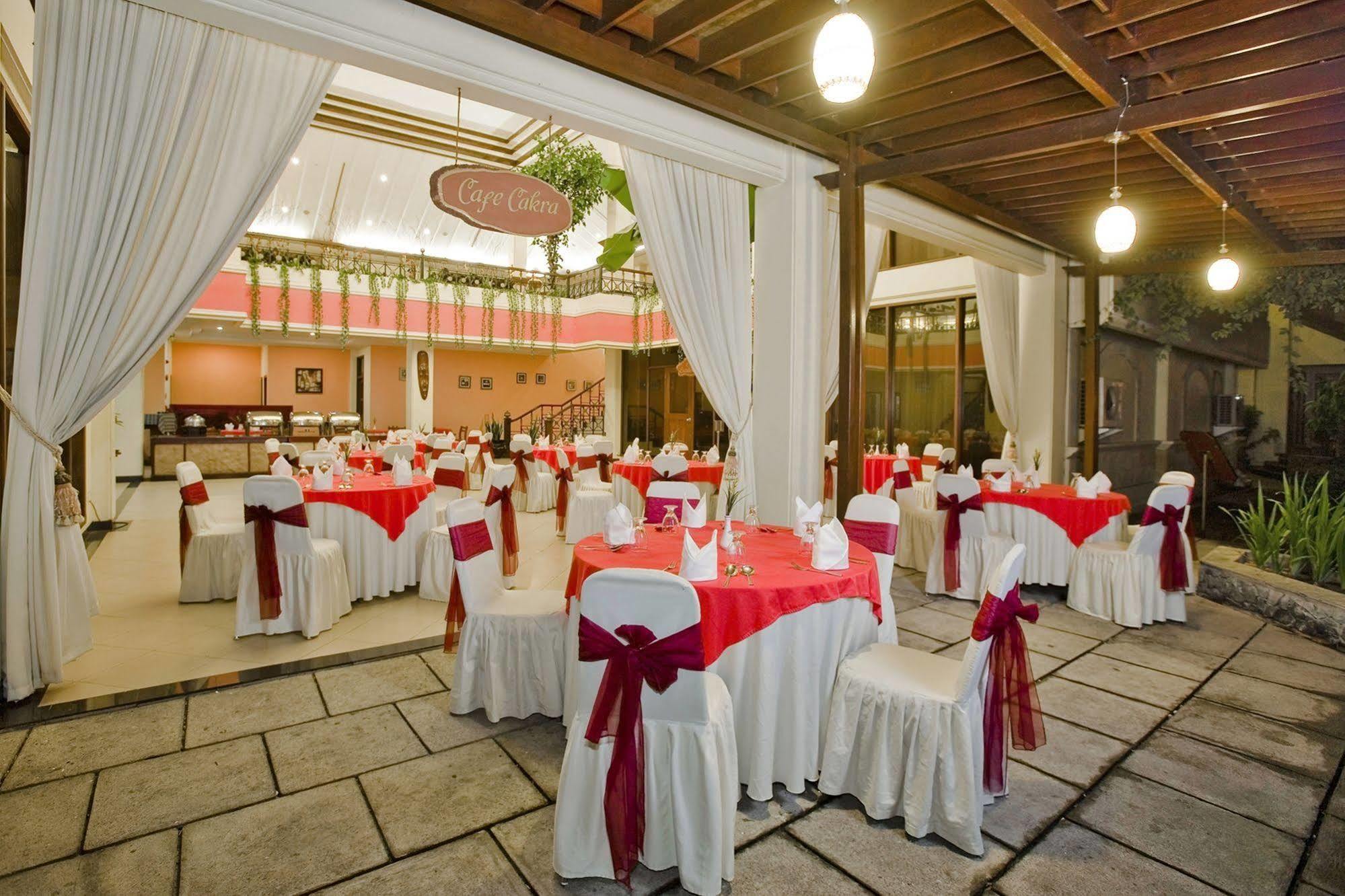 Grand Legi Hotel Mataram Luaran gambar