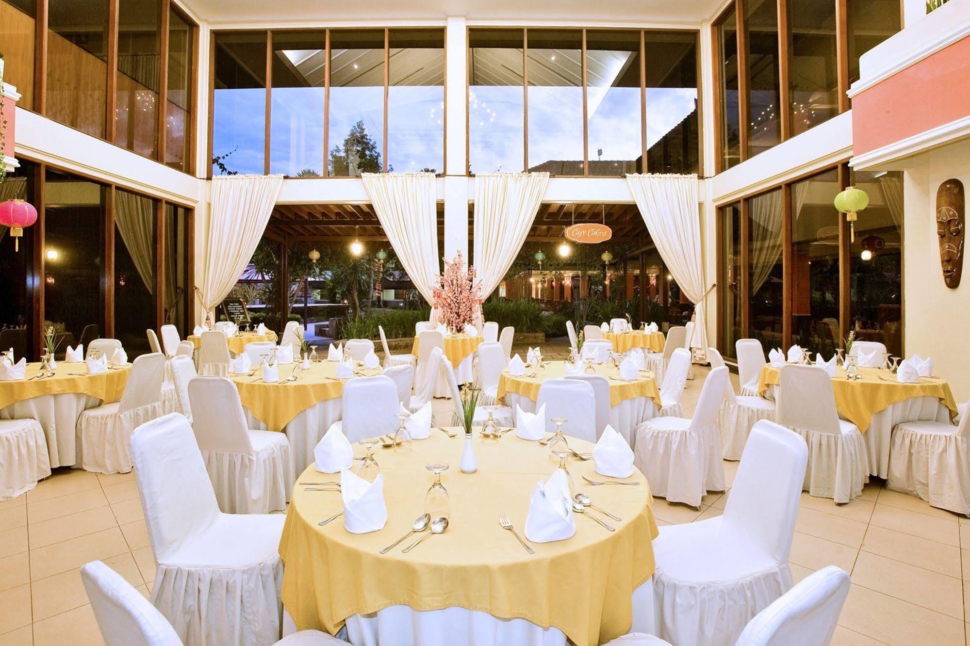 Grand Legi Hotel Mataram Luaran gambar